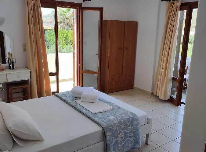 アパートホテル Afendra スキロス